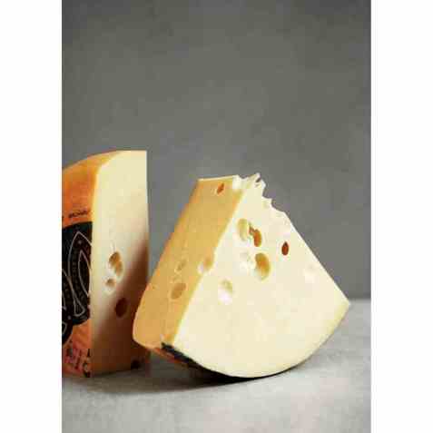 Bilde av Tine Jarlsberg reserve 3 år 5 kg.