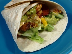 Prøv også Kyllingwraps med blandet salat, rømme, guacamole, .