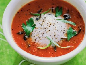 Prøv også Gazpacho- spansk grønnsakssuppe.