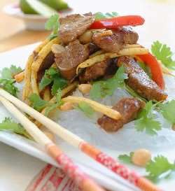 Prøv også Thailandsk nudelsalat med lammefilet.