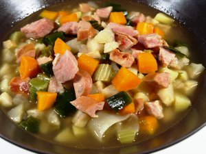Prøv også Enkel grønnsakssuppe m/kjøtt.