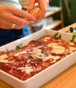 Prøv også Carpaccio med fenalår, ruccola og parmesanost.