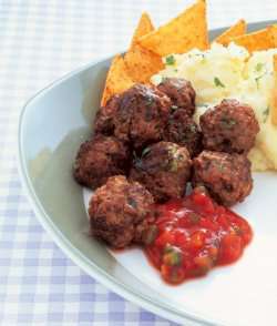 Prøv også Kjøttboller med salsa og potetmos.