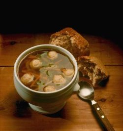 Prøv også Grønnsaksuppe med kjøttboller.