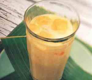 Prøv også Mangolassie ­ indisk yoghurtdrikk (mango lassi).