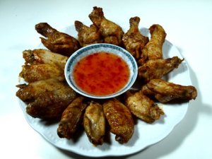 Prøv også Kyllingvinger med grillsaus.