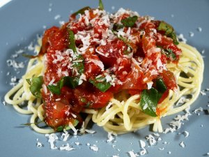 Prøv også Pasta med tomat & basilikumsaus.