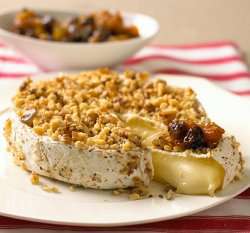 Prøv også Lun nøttepanert Brie med fruktkompott.