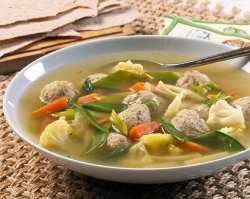 Prøv også Grønnsaksuppe med kyllingboller.