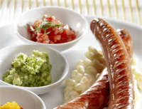 Prøv også Bratwürst med mangochutney, tomatsalsa og guacamole.