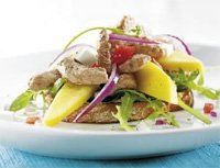 Prøv også Bruschetta med strimlet svinekjøtt, frisk mango og fetaost/blåskimmelost.