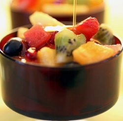 Fruktsalat med lønnesirup oppskrift.