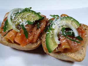 Prøv også Bruschetta med laks, avokado og parmesan.