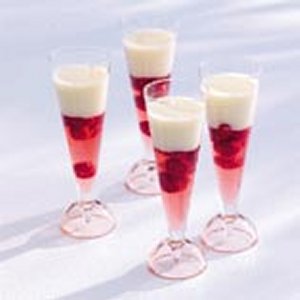 Bringebær-pannacotta oppskrift.