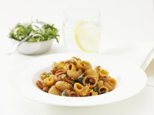 Pipe Rigate Calamari, Pipe Rigate med blekksprut i hvitvinsaus oppskrift.