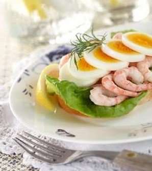 Prøv også Dansk smørrebrød med egg og reker 2.