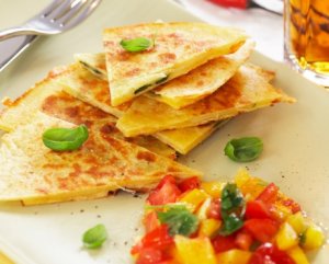 Prøv også Ostetortilla (Quesadilla).