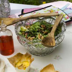 Prøv også Salat med valnøtter og bringebærvinaigrette.