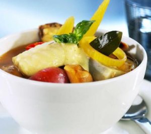 Prøv også Steinbit "bouillabaisse" med skalldyr.