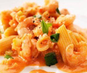 Prøv også Pasta med reker, tomater og crème fraiche.