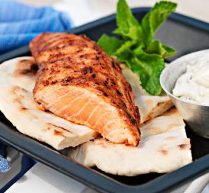 Prøv også Grillet tandoorilaks med raita og naanbrød.