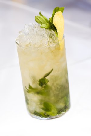 Prøv også Mint Julep med Four Roses.
