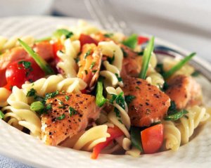 Prøv også Varmrøykt laks med pastasalat.