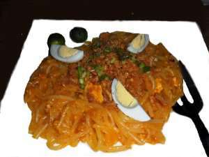 Prøv også Pancit Palabok.