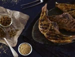 Prøv også Grillede lammekoteletter med kryddermiks.