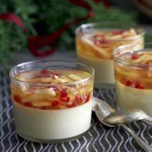 Prøv også Kardemomme-pannacotta med ananas og granateple.