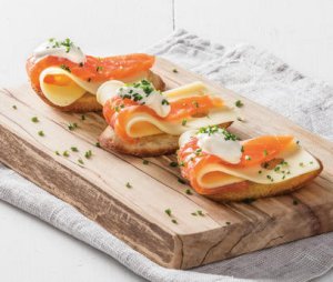 Prøv også Crostini med røykt laks og ost.