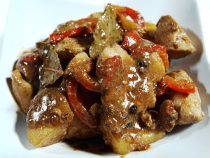 Prøv også Chicken adobo with paprika.