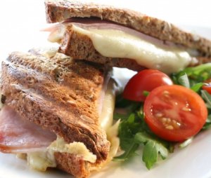 Prøv også Toast med ost og skinke.