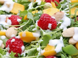 Prøv også Midtsommersalat med yoghurt.