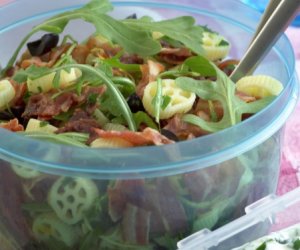 Prøv også Pastasalat med bacon og fetaost.