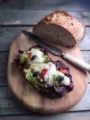 Prøv også Smørbrød med sitrusgravet kveite og sennepsvinaigrette.