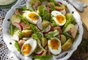Prøv også Potetsalat med aspargesbønner og egg.