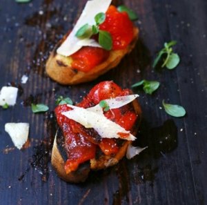 Prøv også Bruschetta med grillet paprika og parmesan.