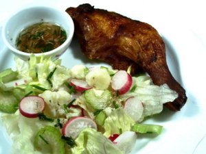 Prøv også Grillede kyllinglår med blomkålsalat.