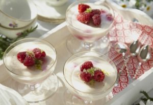 Prøv også Panna cotta med bringebær.