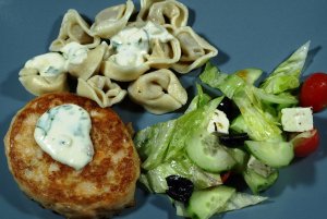 Prøv også Fiskekaker med tortellini, ostesaus og salat.