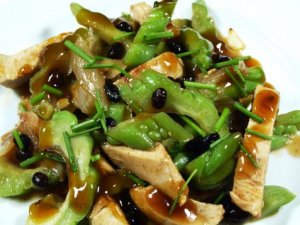 Prøv også Kylling med Bitter melon i Oyster Sauce.