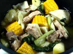 Prøv også Nilagang Baboy stew med mais.