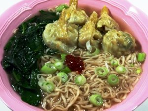 Prøv også Wonton noodle soup hong kong style.