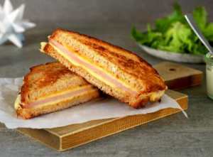 Prøv også Sandwich med juleskinke, ost og sennep.