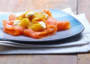 Prøv også Røykt laks med crème fraîche og gul paprika.