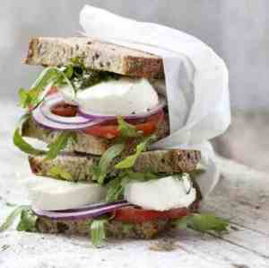 Prøv også Dobbeldekker med pesto, mozzarella og tomat.