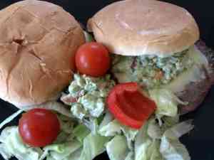 Prøv også Mexi-burger med avokado-salsa.