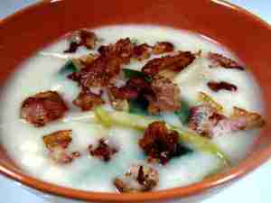 Prøv også Hvit aspargessuppe med bacon.