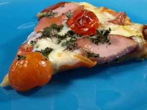 Prøv også Pølsepizza med cherrytomater.